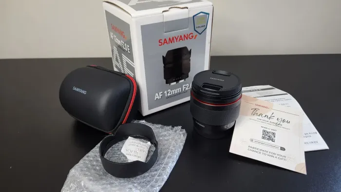 Lente Samyang F2.0 AF de 12 mm Sony E - NUNCA USADA