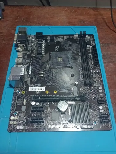 Placa mãe A320M-S2H GIGABYTE Ultra Durable