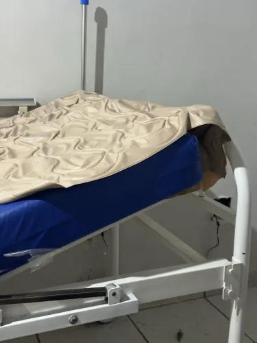 Cama hosp manual com colchão pneumático