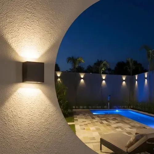 6 Arandelas com 2 Focos e Frisos externa