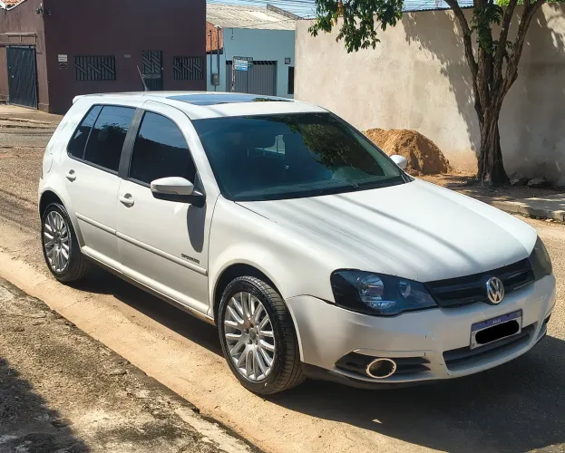 Volkswagen Golf Sportline 1.6 MI Total Flex 8V 4P 2014