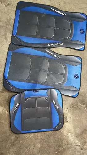 Jogo de tapetes automotivo