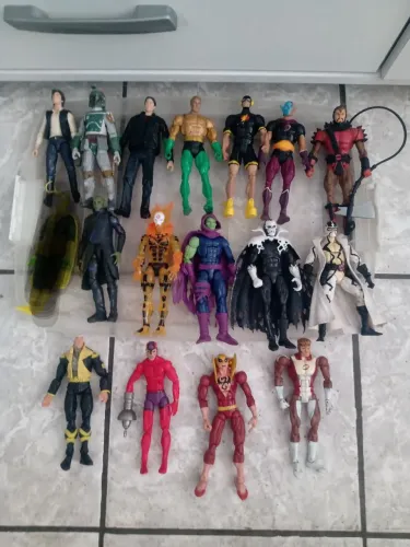 Bonecos marvel e dc variados para trocas