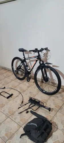 Bicicleta Aro 29 Freio a Disco 21 Marchas + Vários Acessórios Para Quem Vai Trabalhar