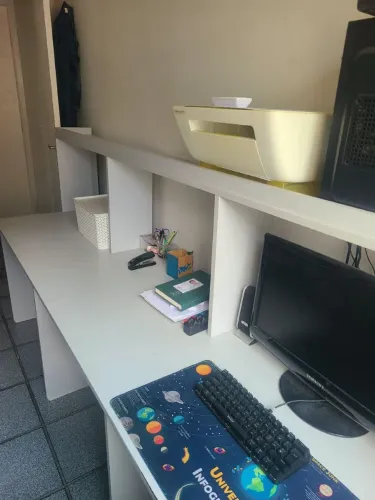 Escrivaninha baía de escritório