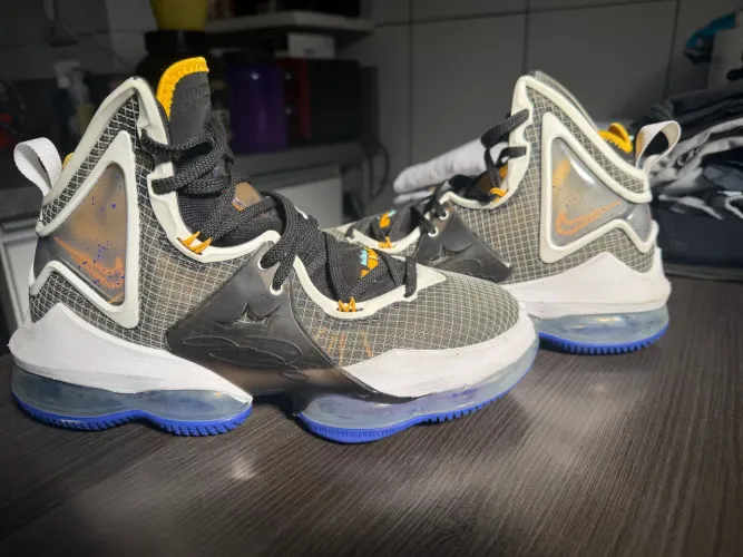 Nike LeBron 19 original