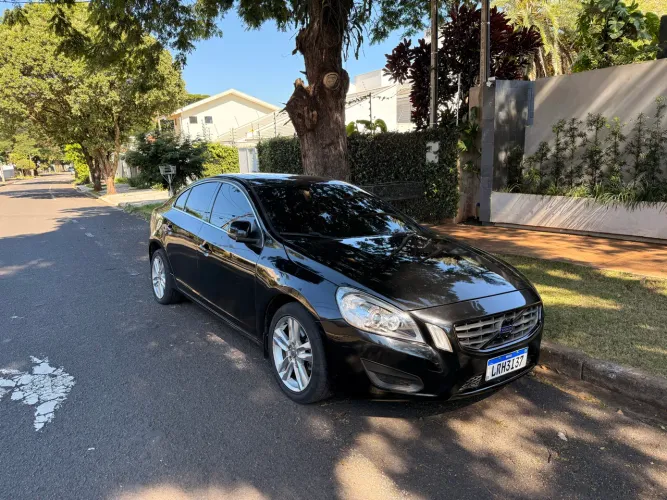 Volvo S60 T-5 2.0 240cv 4P 2012