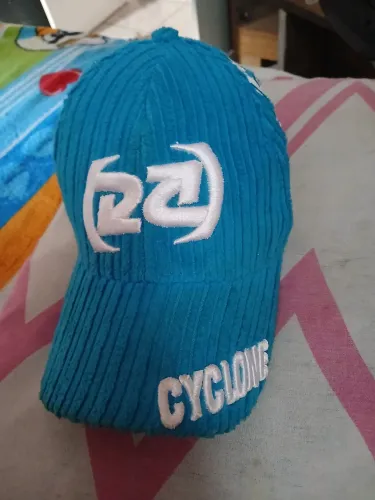 Vende-se chapéu da ciclone original