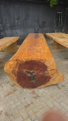 Mesa cascata em madeira jatobá