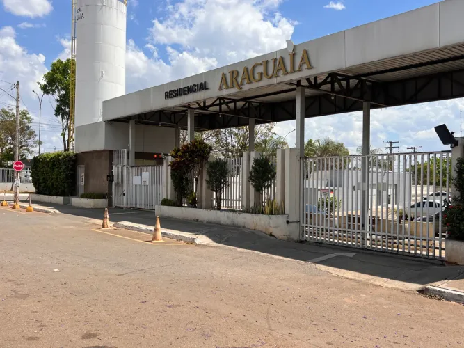 Apartamento 2/4, garagem, junto ao centro de Aparecida de Goiânia
