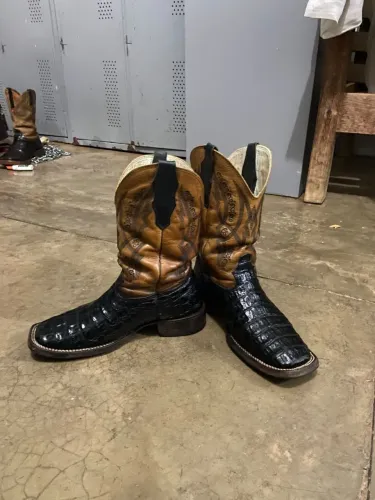 Bota texana de couro de jacaré