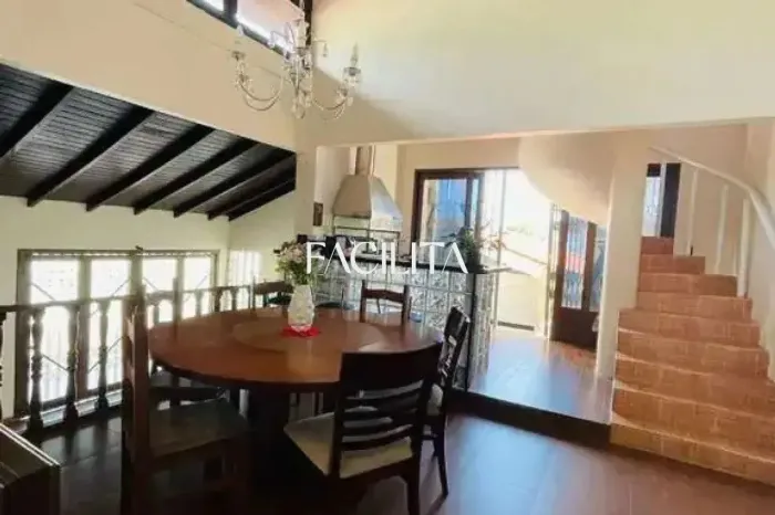 Casa com 4 quartos e 2 suítes no bairro Pantanal, Florianópolis.