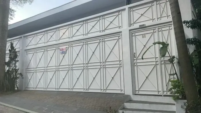 VILA MADALENA LUGAR ÓTIMO; RUA TRANQUILA...