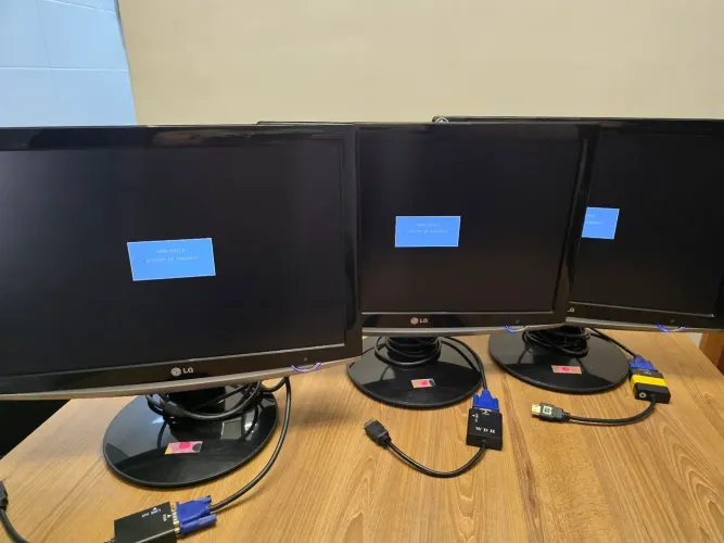 3 Monitores LG 17''