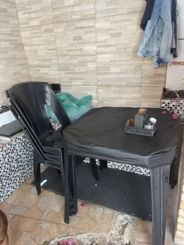 Mesa e cadeira plástico