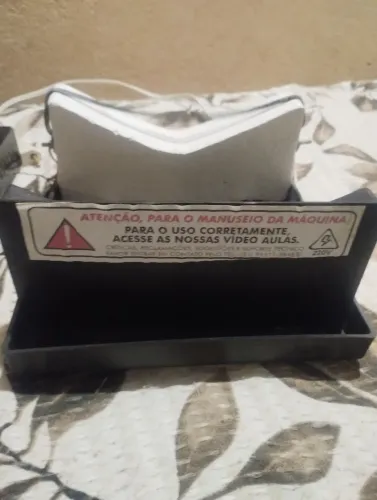 Máquina corta garrafa 