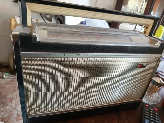 Rádio antigo Philco