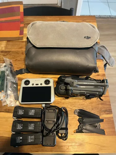 DJI Mavic 3 Classic Flymore com Tela e Anatel
