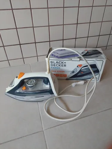 Ferro de passar a vapor Black Decker 220V