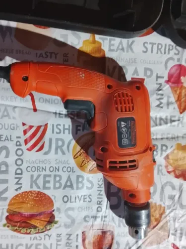 Furadeira Black Decker 127 volts 555  wats