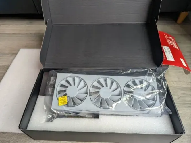 RX 9070 XT XFX Swift White