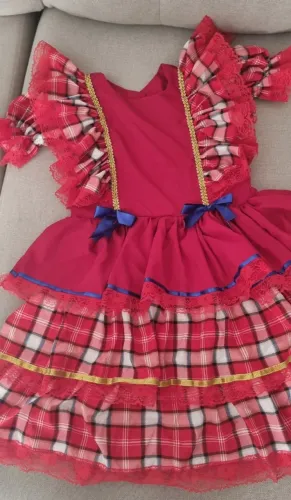 Roupa Junina, feminina. Veste 9/10 anos.