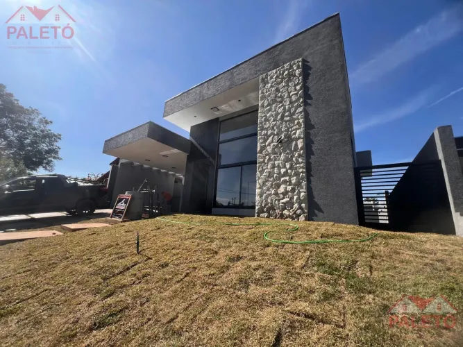 Casa 4 suítes a venda no Condomínio Ninho Verde na cidade de Porangaba interior de SP