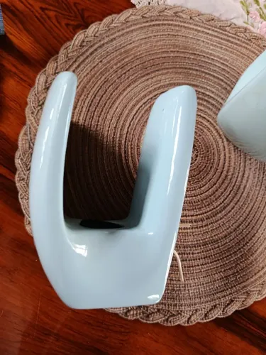 Arandela de louça azul claro