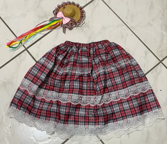 Festa Junina: Saia Caipira Infantil + Mini Chapéu