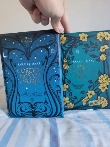 Livros ACOTAR (a corre de espinhos e rosas) volume 1 e 2 edição especial capa dura