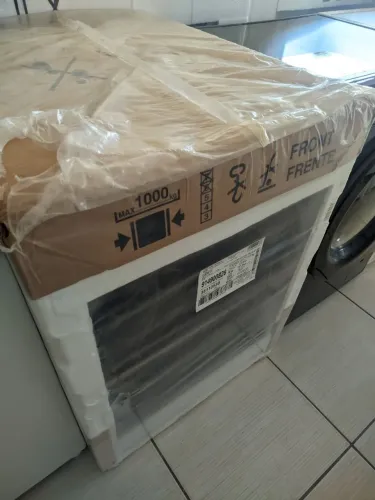 Máquina de lavar e secar Electrolux com wifi 11/7kg inox nova na caixa 