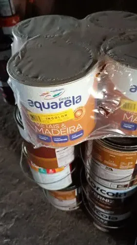 Lata de verniz