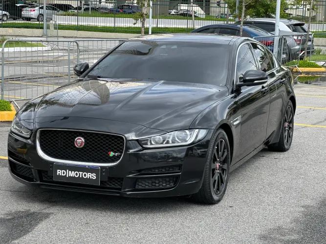 Jaguar XE 2.0 Turbocharged Pure 240cv Aut. 2017