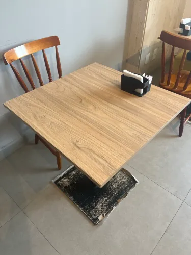 Mesa 4 lugares para restaurante. Tenho 06 und.
