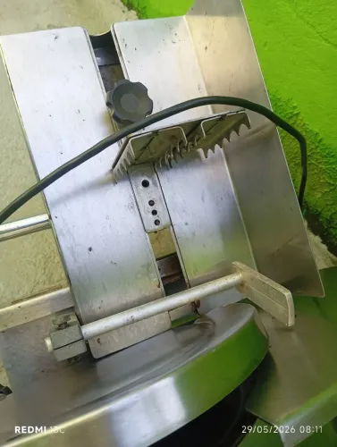 Máquina de cortar frios