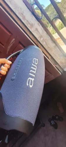 Caixa de som Aiwa semi-nova