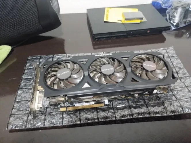 Placa de vídeo r9 270