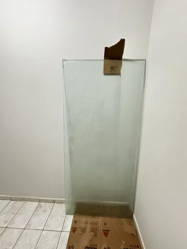 Peça de vidro para box de banheiro