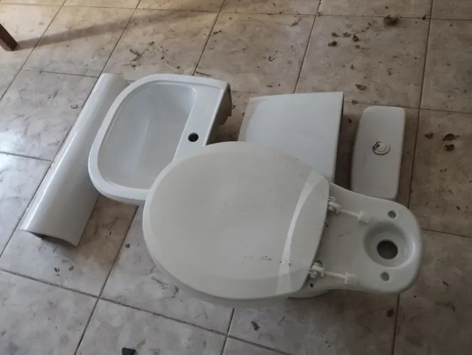 Kit Completo Vaso Sanitário Incepa e Pia Lavatório Icasa 