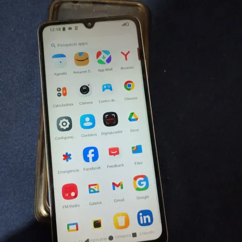 Vendo um celular poco
