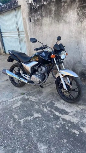 Vendo , moto muito nova ,no ponto de transferir 