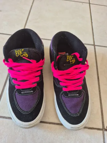 Tenis quase novos, pouquíssimo uso