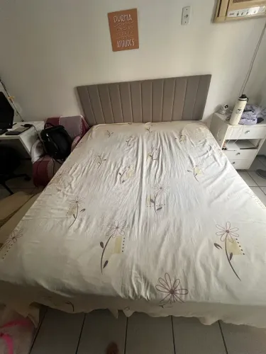 Cama Queen Ortobom e cabeceira estofada