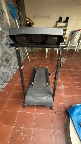 Vendo Esteira com problema na corrente 350,00
