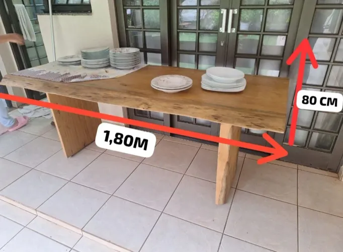 Mesa de madeira rústica