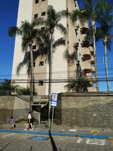 Apartamento para venda com 70 metros quadrados com 2 quartos em Centro - Caraguatatuba - S