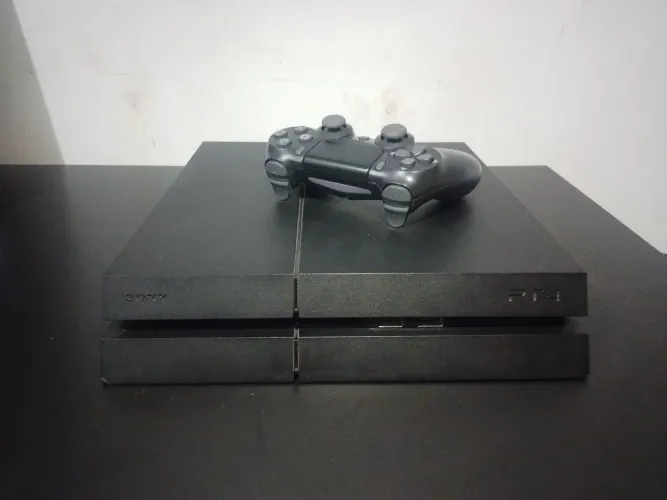 Ps4 Fat, Preto, 500gb, por R$1000
