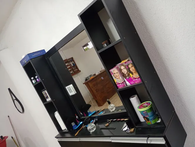 Vendo móveis de salão e barbearia