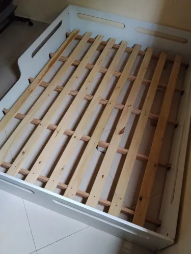 Cama casal montessoriana