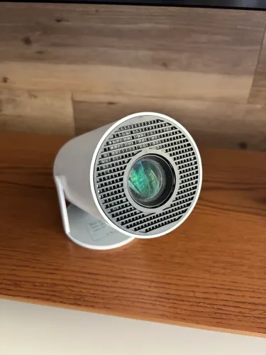 PROJETOR WIFI - FULL HD - BLUETOUTH - CONTROLE REMOLE REMOTO - PERFETO ESTADO